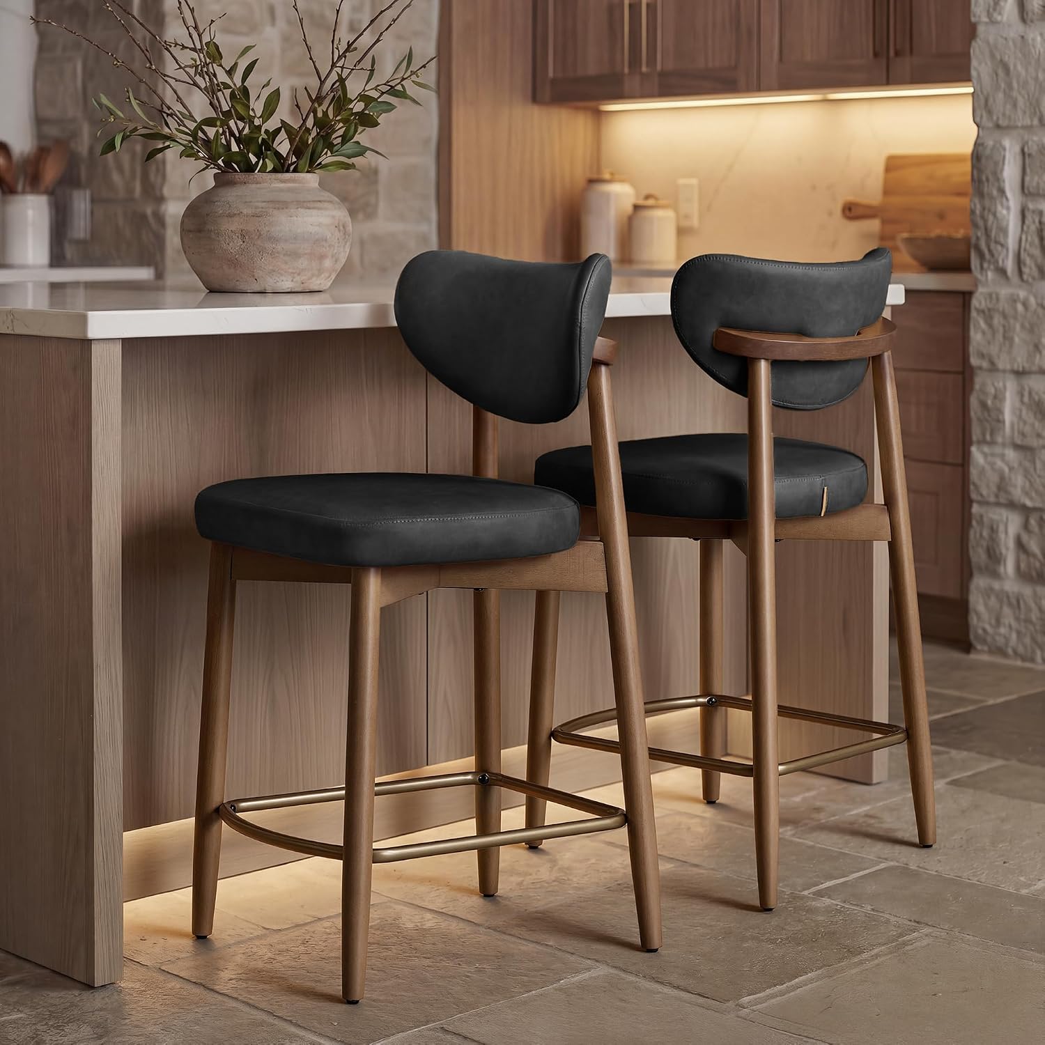 Home Bar Seating - ミッドセンチュリーモダン木製バースツール2個セット合成皮革人間工学に基づいた背もたれ無垢材脚カウンター高さキッチンアイランドスツールバーチェアホームシーティング家具、インクブラック