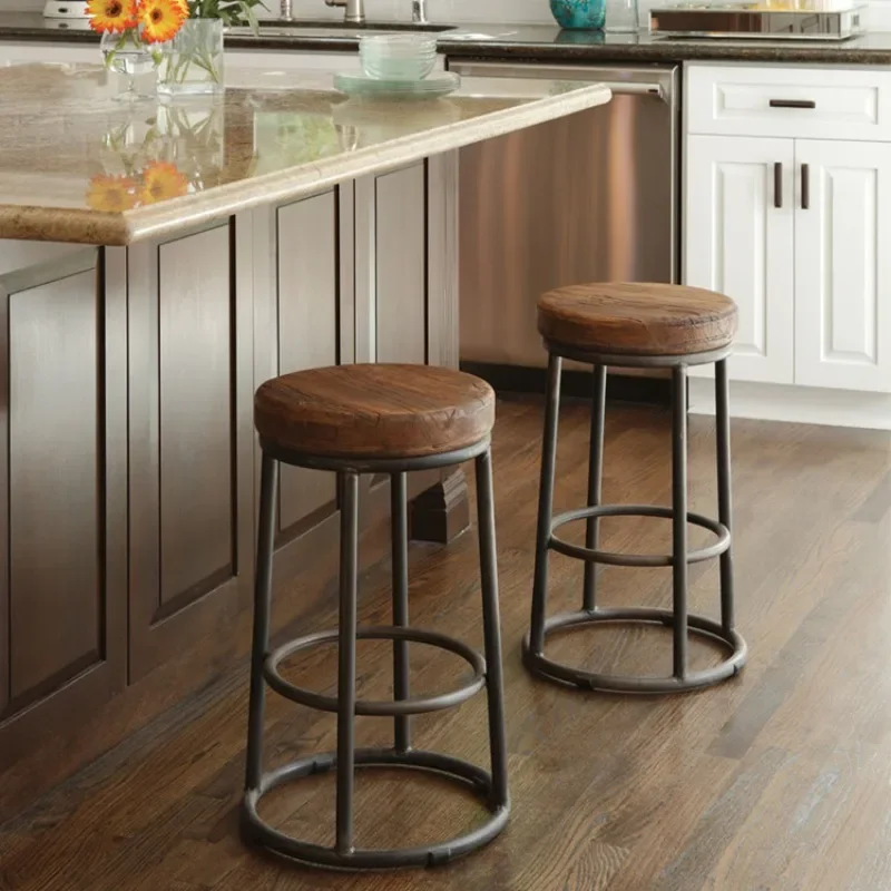 アメリカンレトロアイアンハイフットバースツール、無垢材座席、 - Home Bar Seating のレビューと価格