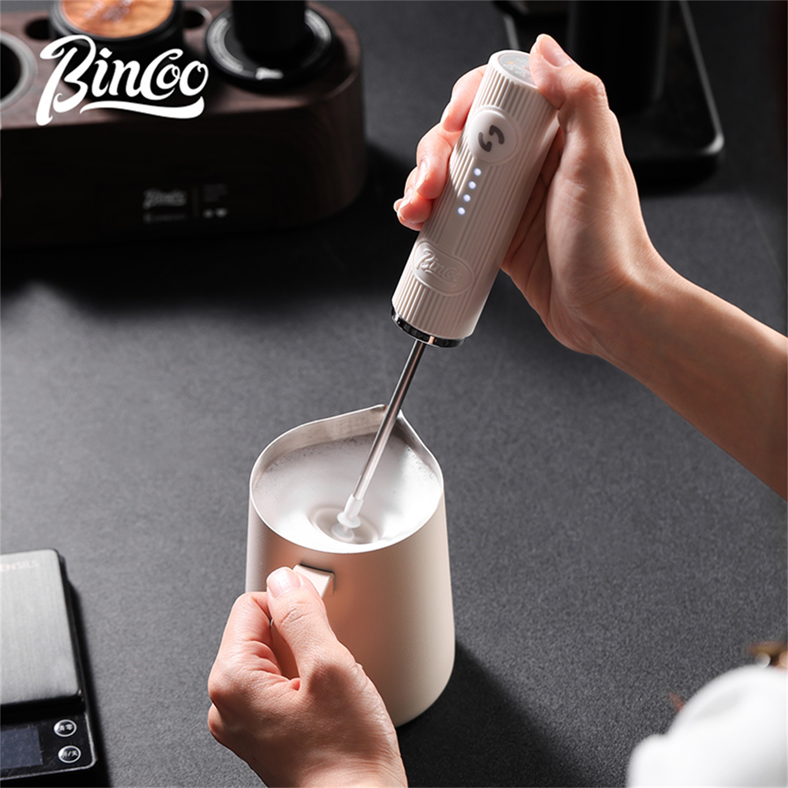 ビンクー プロフェッショナル 電動ミルクフォーマー ハンドヘ - Home Barista のレビューと価格