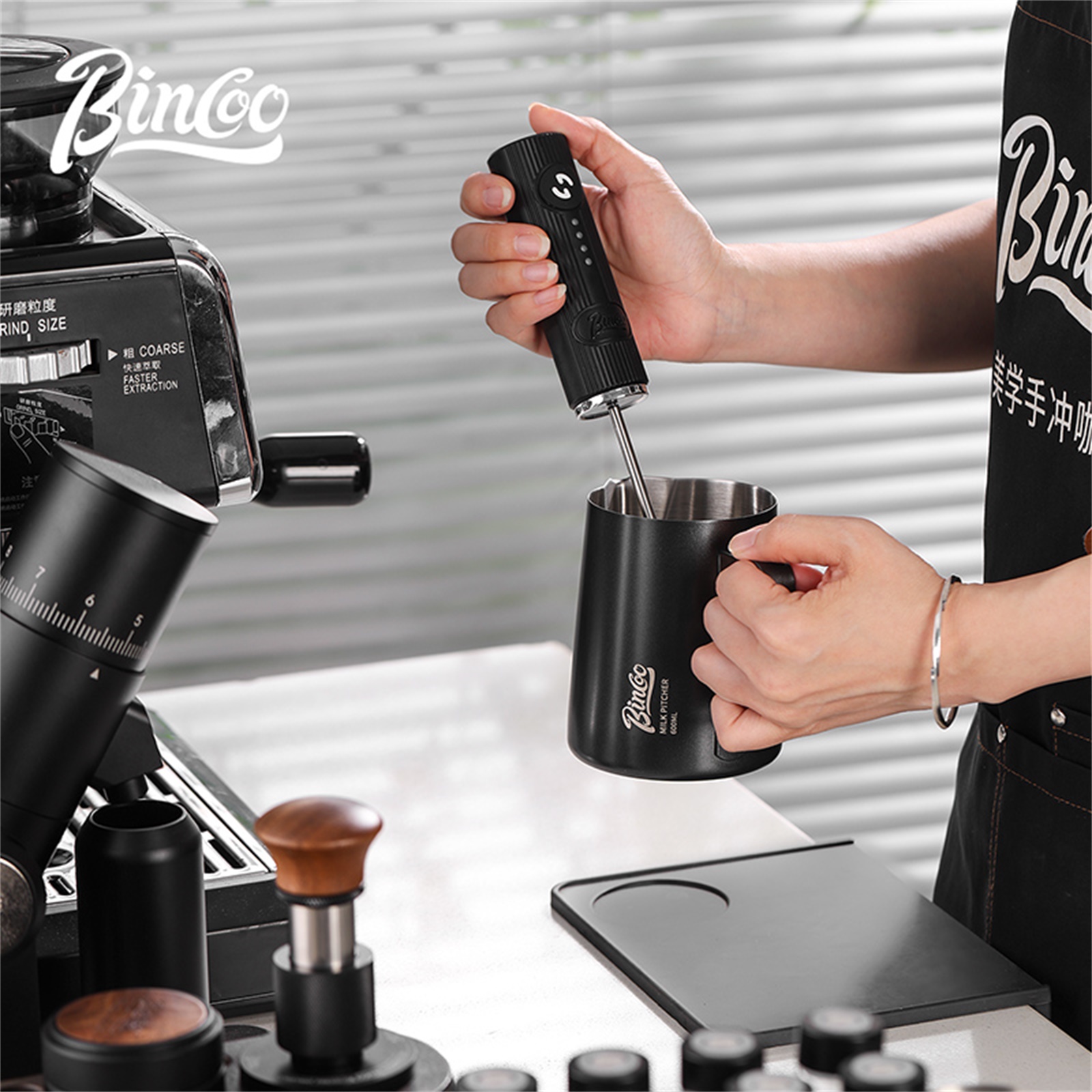 ビンクー プロフェッショナル 電動ミルクフォーマー ハンドヘ - Home Barista のレビューと価格