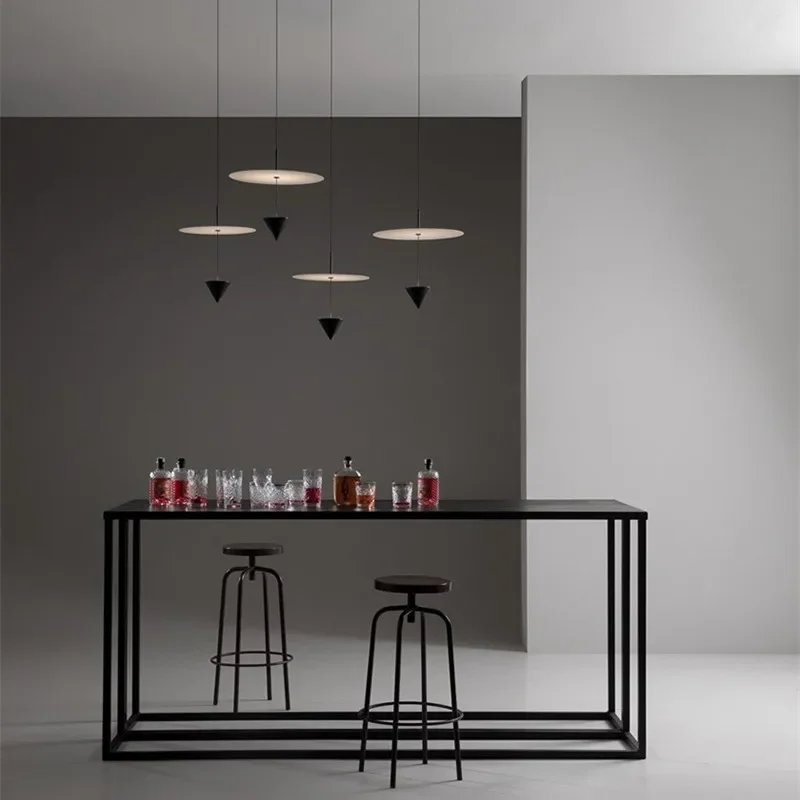 モダンなシンプルな LED ペンダントライトイタリアデザイン - Home Bar And Counter のレビューと価格